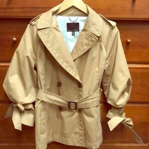 Beautiful Banana Republic Water Resistant Trench.